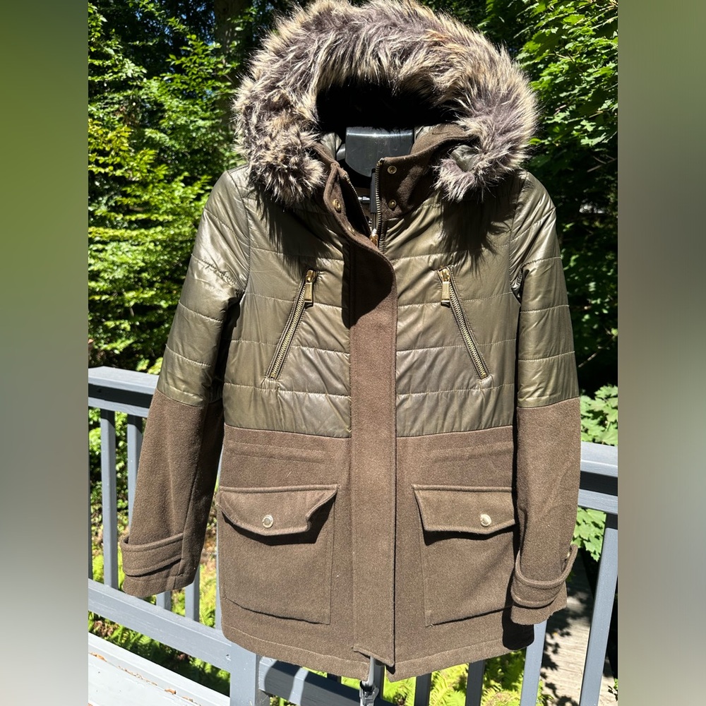BCBGeneration Army Green Faux Fur Trim Hooded Coat Women’s Small